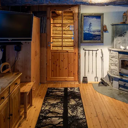 Hillankukka * Äkäslompolo